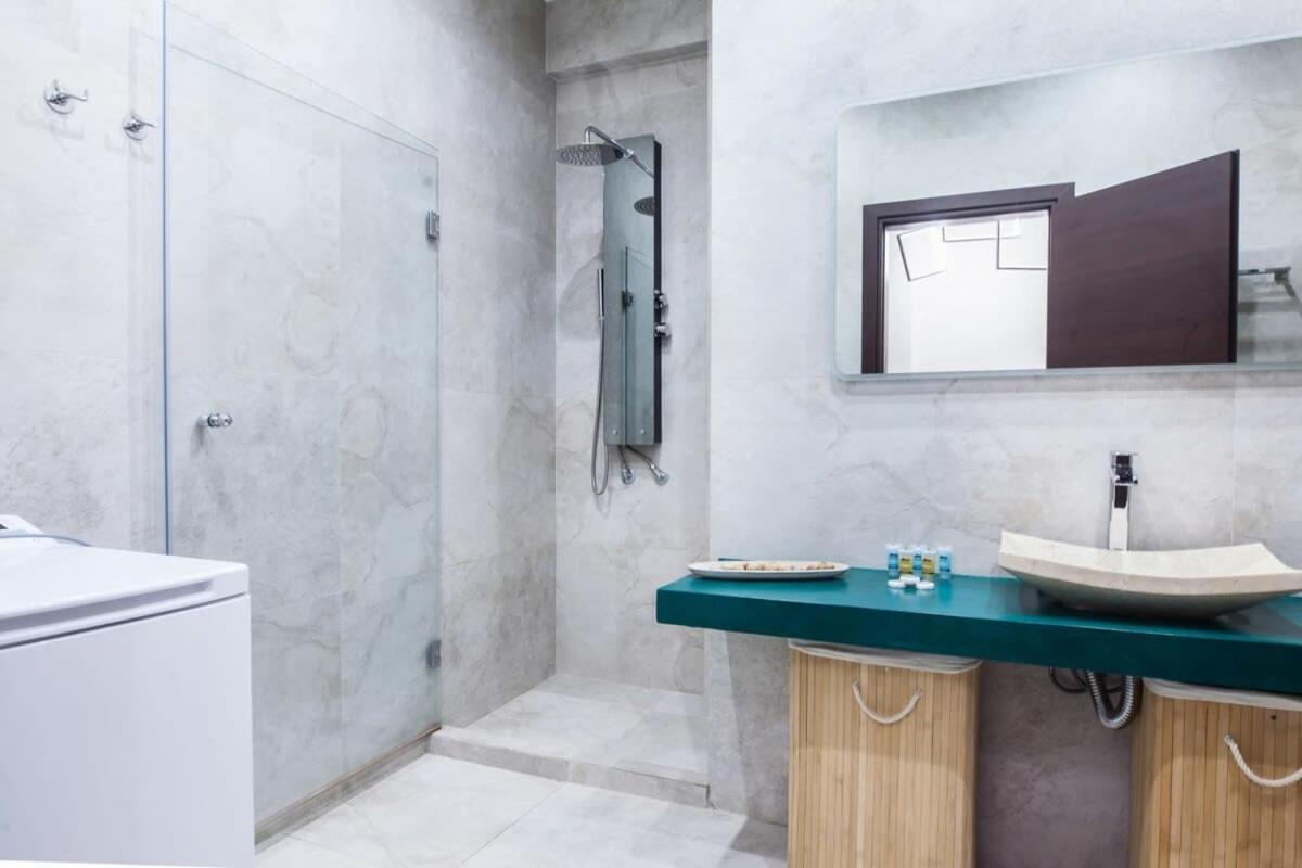 Beautiful Elegant Apartment Next To Monastiraki Aten Exteriör bild